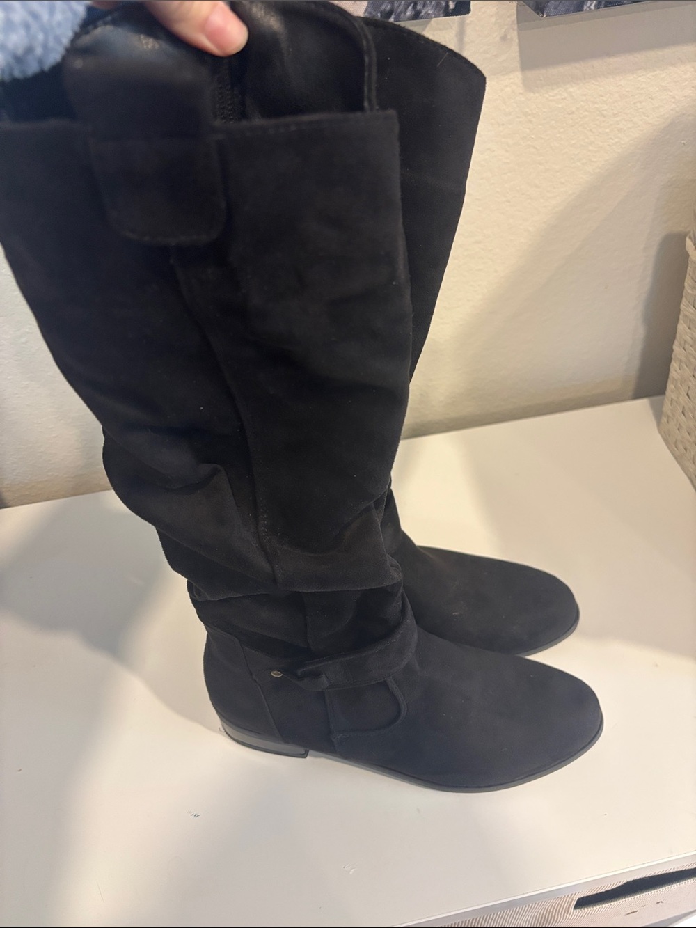 Black Women's Knee-High Suede Boots - Women’s size 9